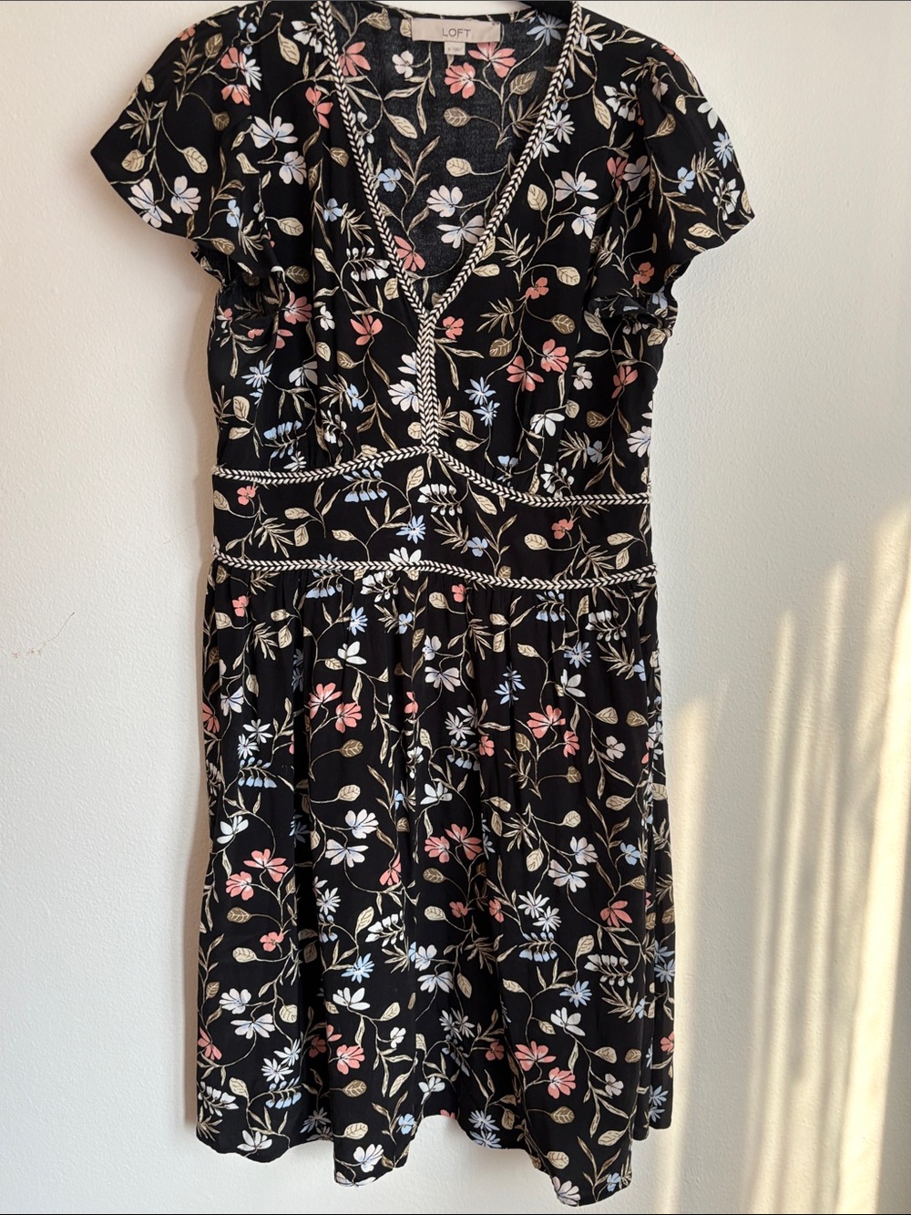 Comfortable LOFT Black Floral V-Neck Dress Pink & Light Blue Accents Size 6